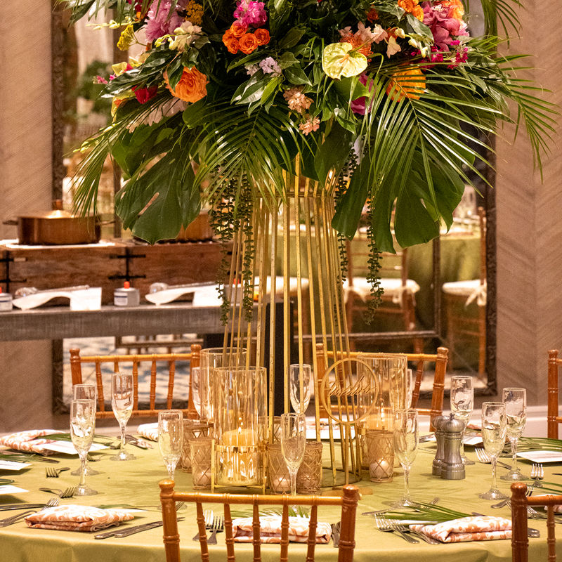 Ribbed Gold Centerpiece Riser Stand